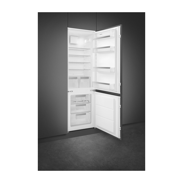 Smeg UKC81721E Fridge Freezer