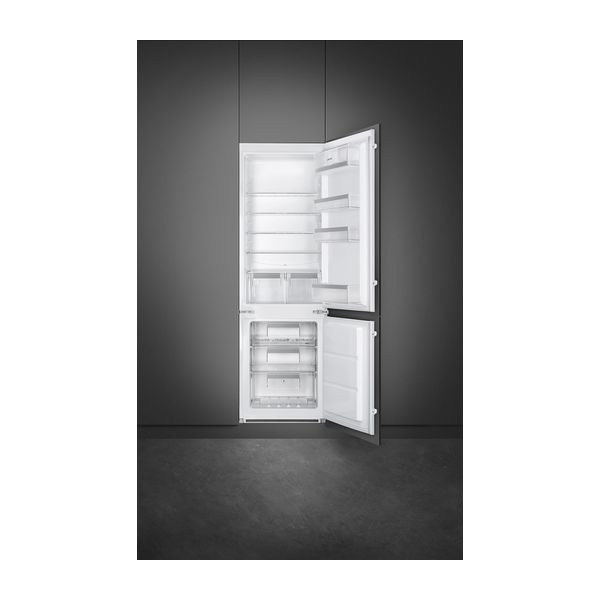 Smeg UKC8173N1E Fridge Freezer