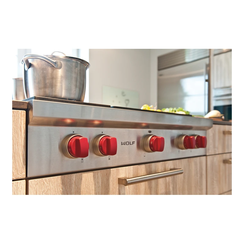Wolf ICBSRT362WLP Gas RangeTop - 2 Burner & Wok